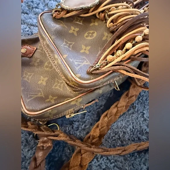 (VintageBoho Bag)Louis Vuitton Monogram Fringe Crossbody with Bead & Stone Charm - Picture 9 of 12